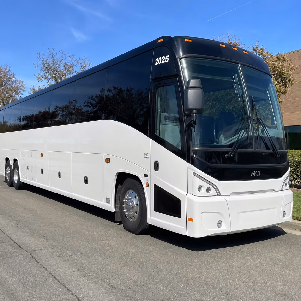 charter buses for concerts at fiddler s green and ball arena near broomfield