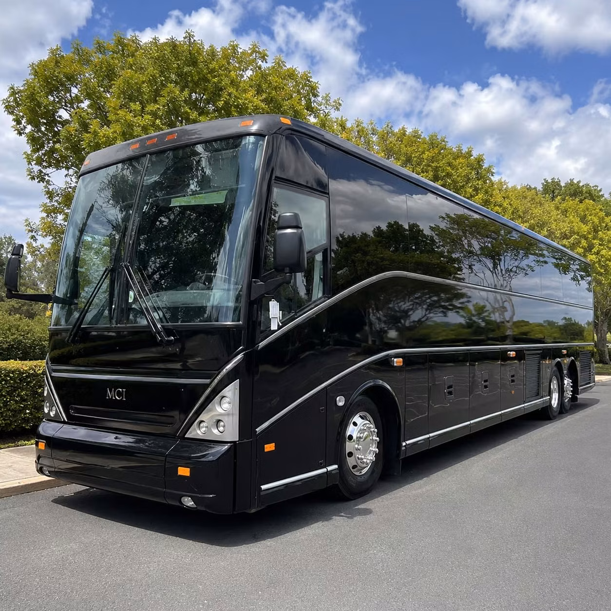shuttle buses for broomfield s tech corridor and interlocken business park